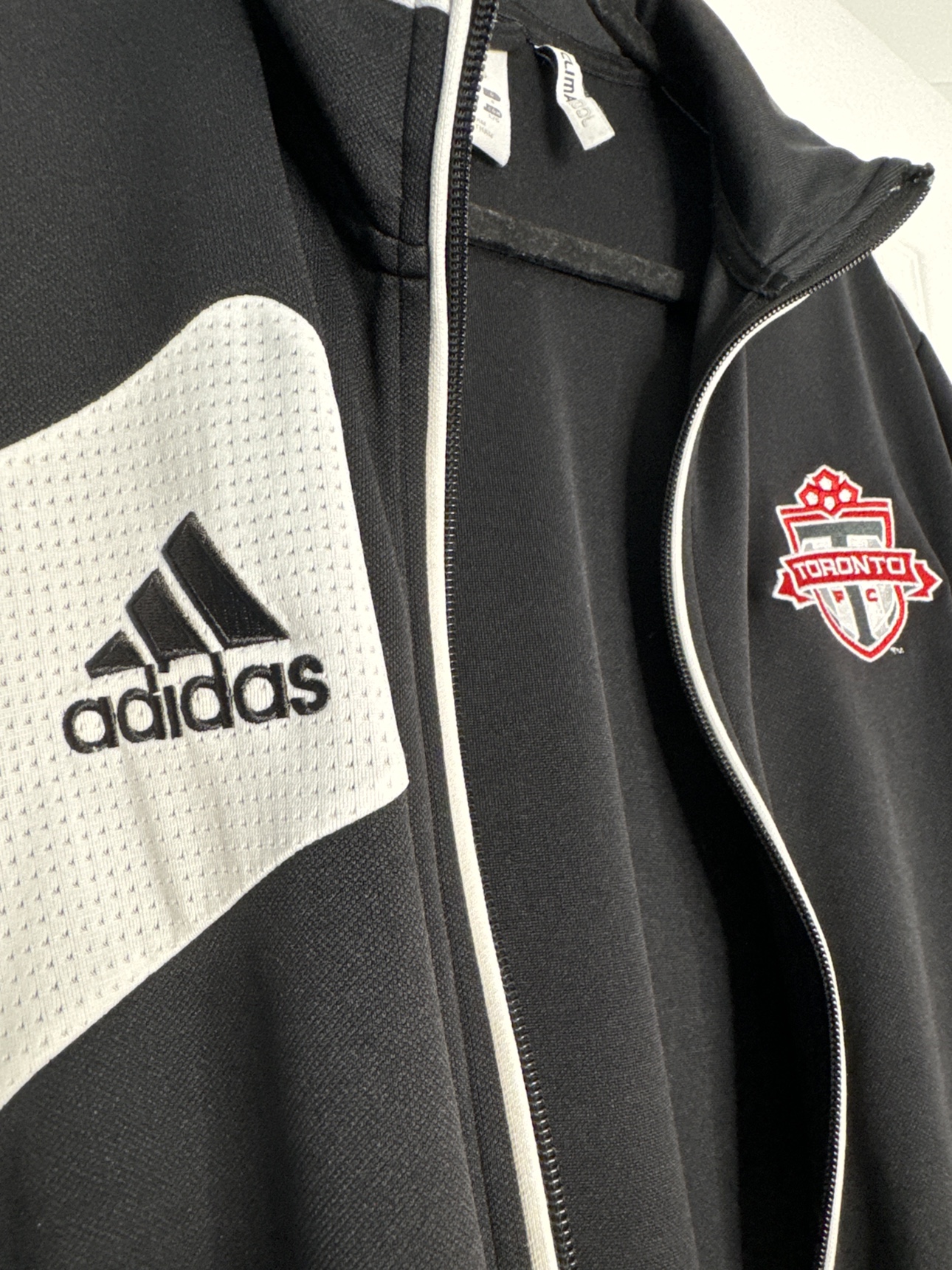 Adidas Toronto FC stadium jacket image indicator(4)