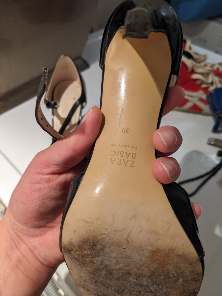 Zara Basic Shoe Heel size 39 image indicator(7)