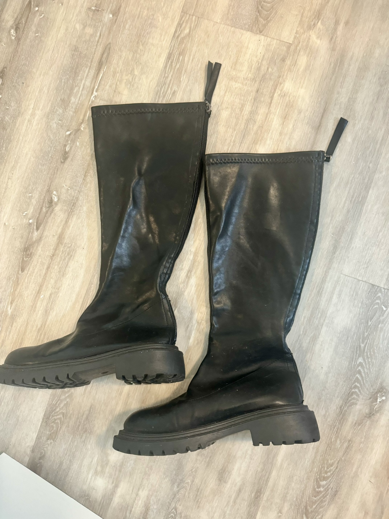 Leather boots thumbnail