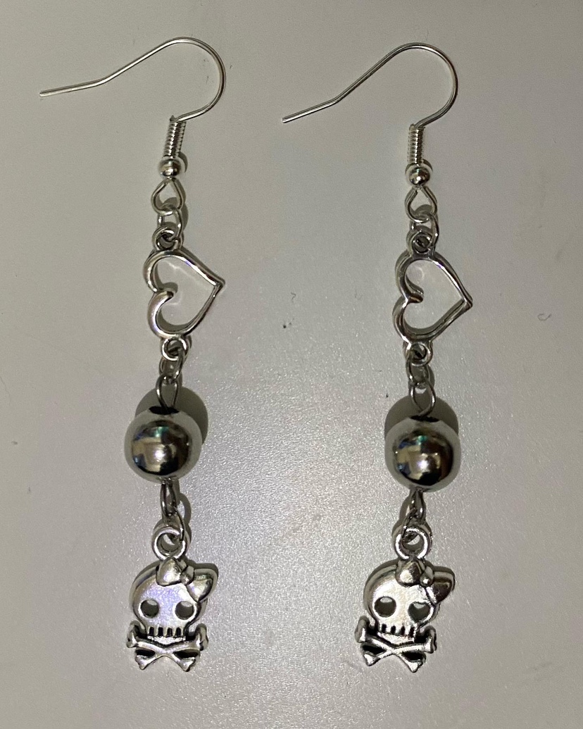 Skull Heart Earrings thumbnail