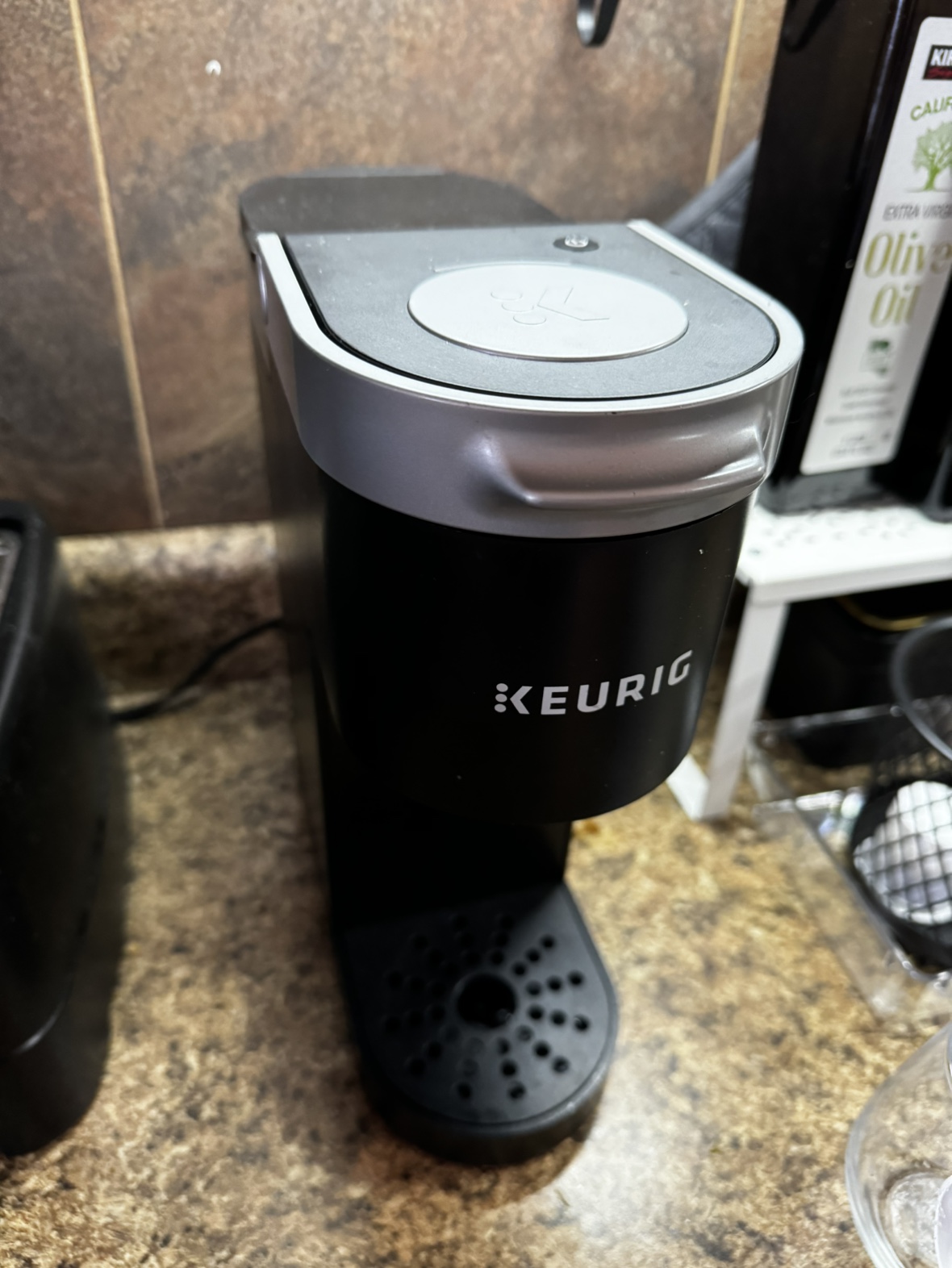 Keurig coffee maker + cleaning K pods - photo 2