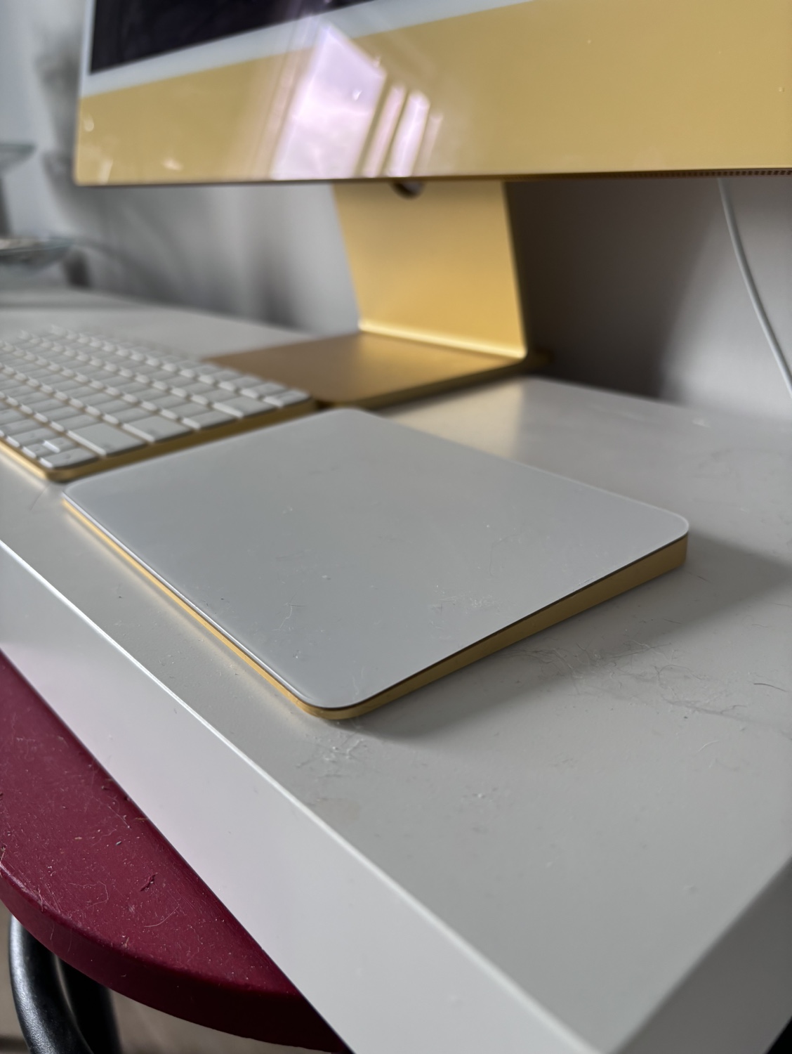 24 inch yellow iMac - photo 3