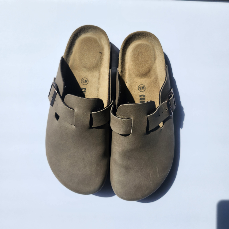 Cushionare clogs for Men Size 9M