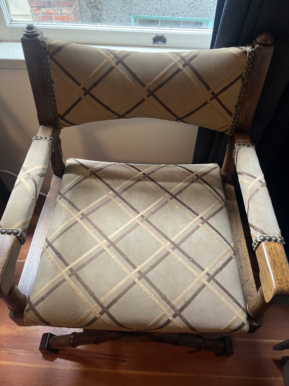 Vintage embroidered chairs - photo 2
