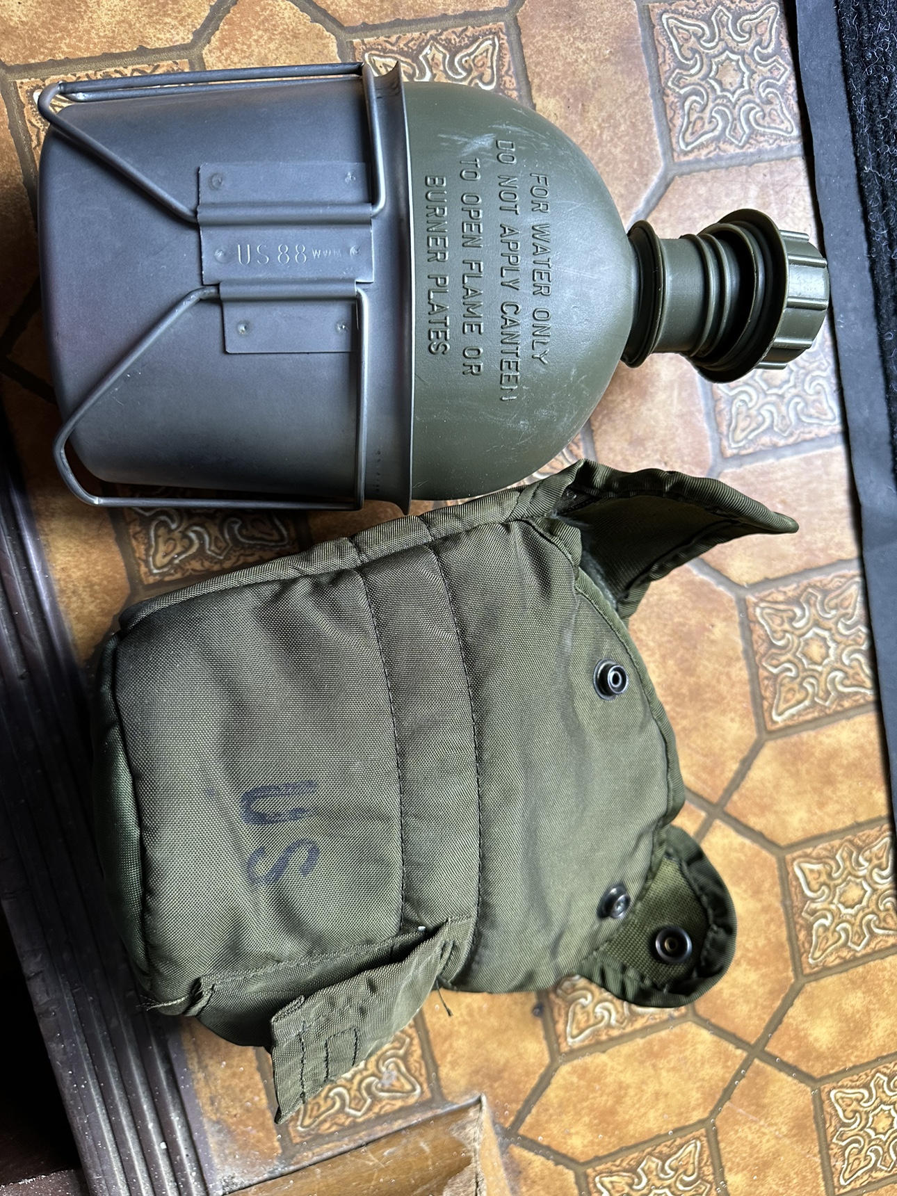 Original US Army water bottle with aluminum cup. - photo 2