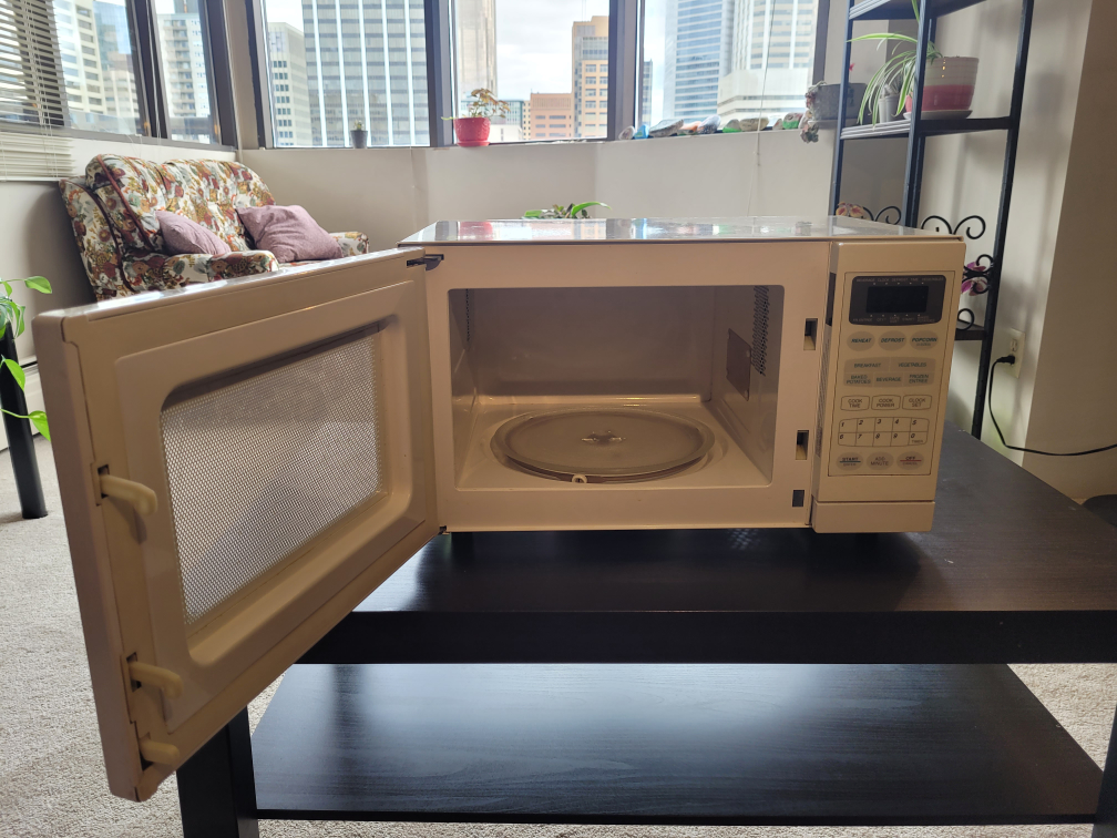 whirlpool Microwave - photo 2