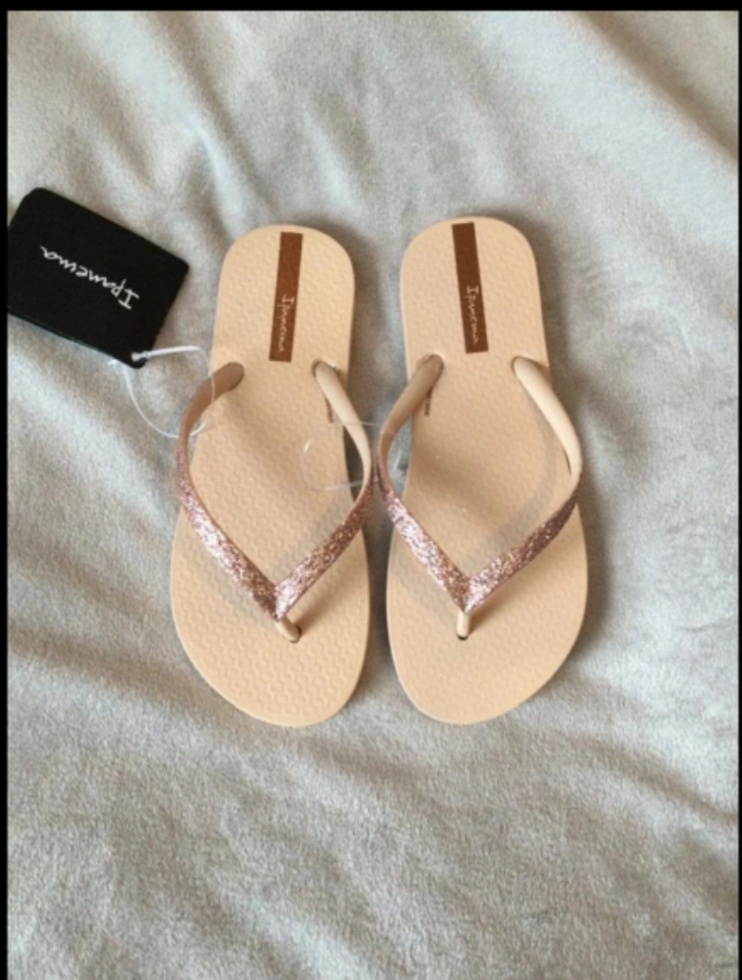 Ipanema Girl Glitter Flip Flops Size: 2/3 image indicator(4)