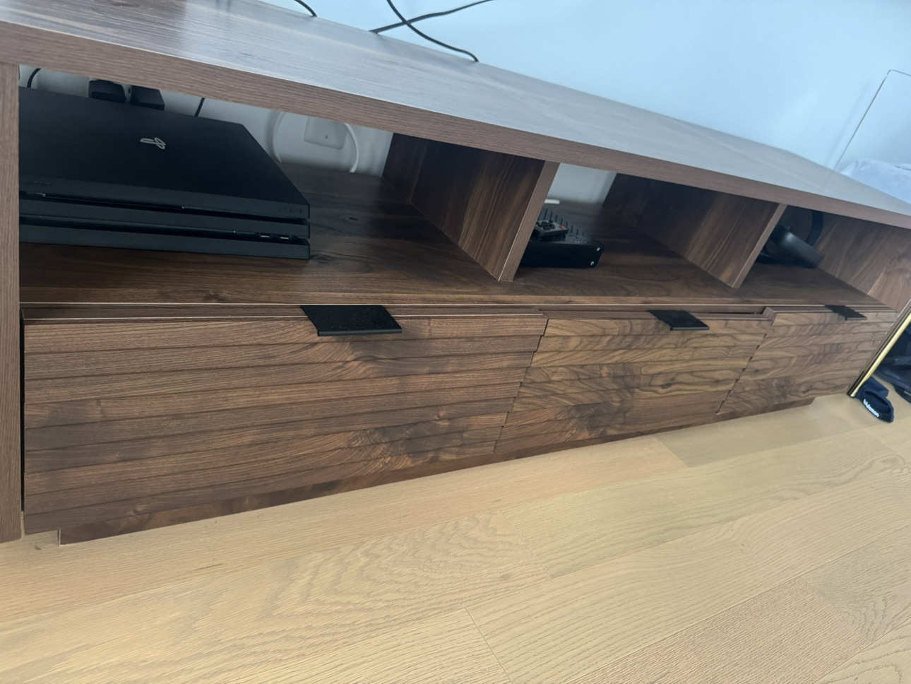 Posner TV stand  70.98” - photo 4