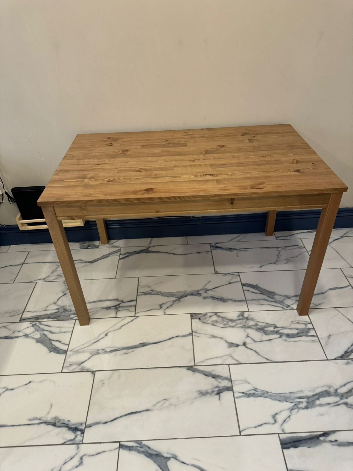 IKEA table and 4 chairs with chair pads - photo 3