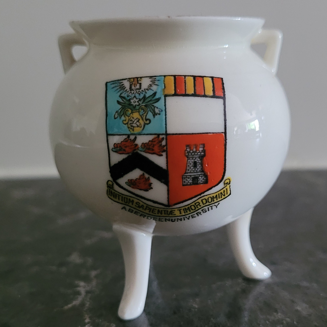 W. H. Goss crested china - City of Aberdeen - photo 2