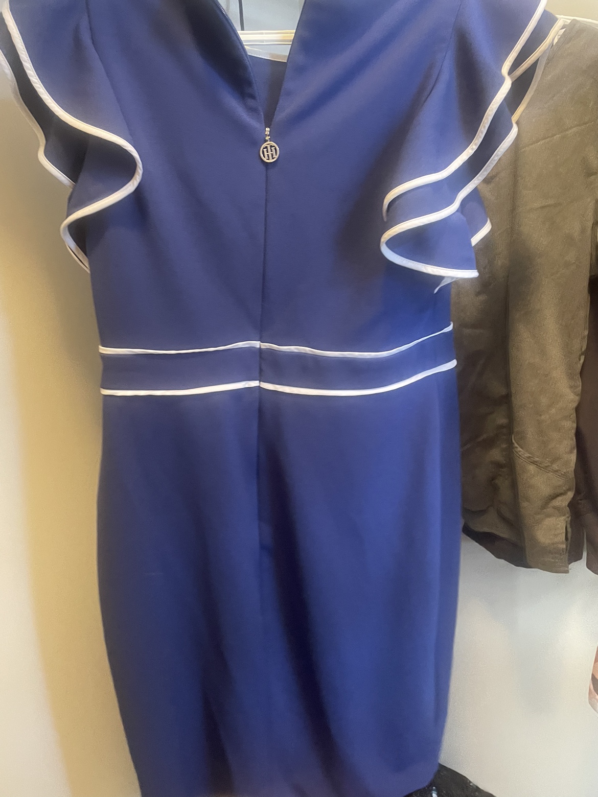 Beautiful Tommy Hilfiger Dress size 8 image indicator(3)