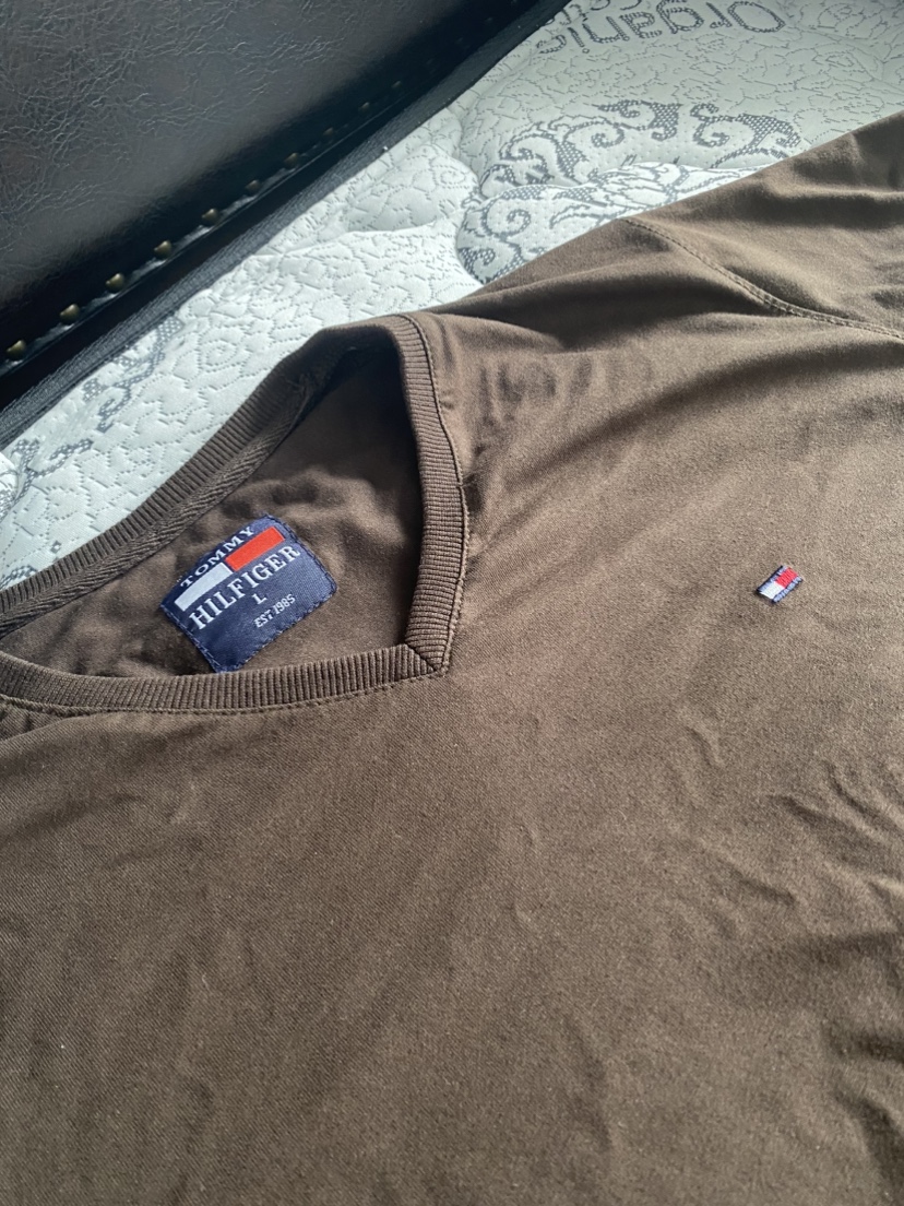 Brown Tommy Hilfiger (Size large) (New) - photo 2