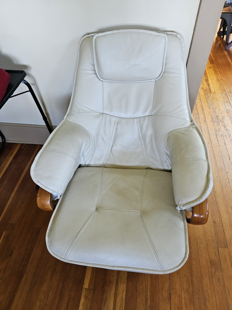 office chair - photo 4