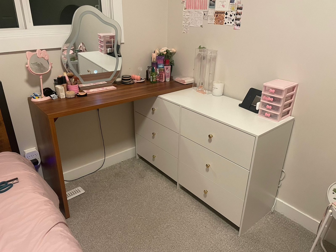 Vanity Desk with lighted mirror - photo 4