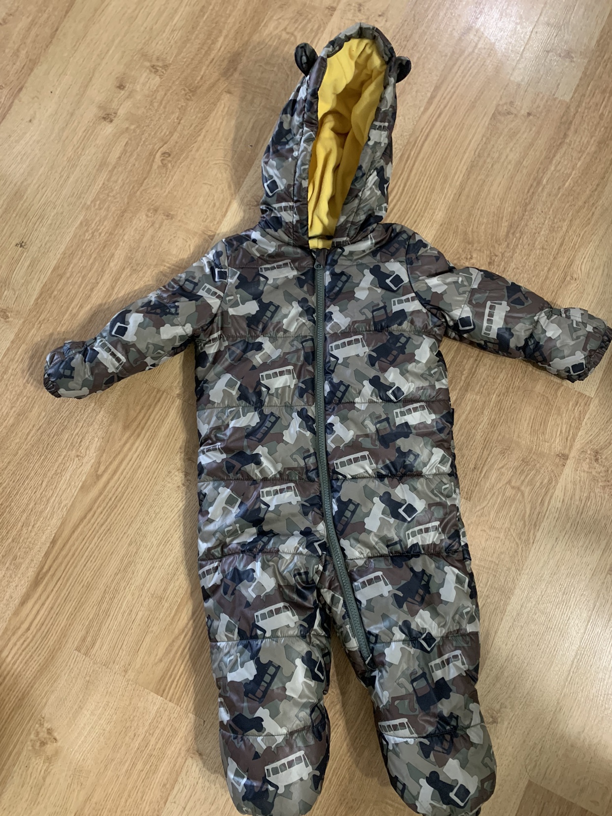 Snow suit