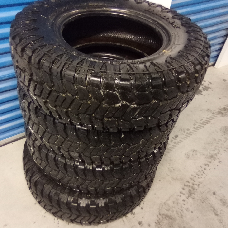 285 75 18 renegade rt+ 80% left (2023) $500 obo
