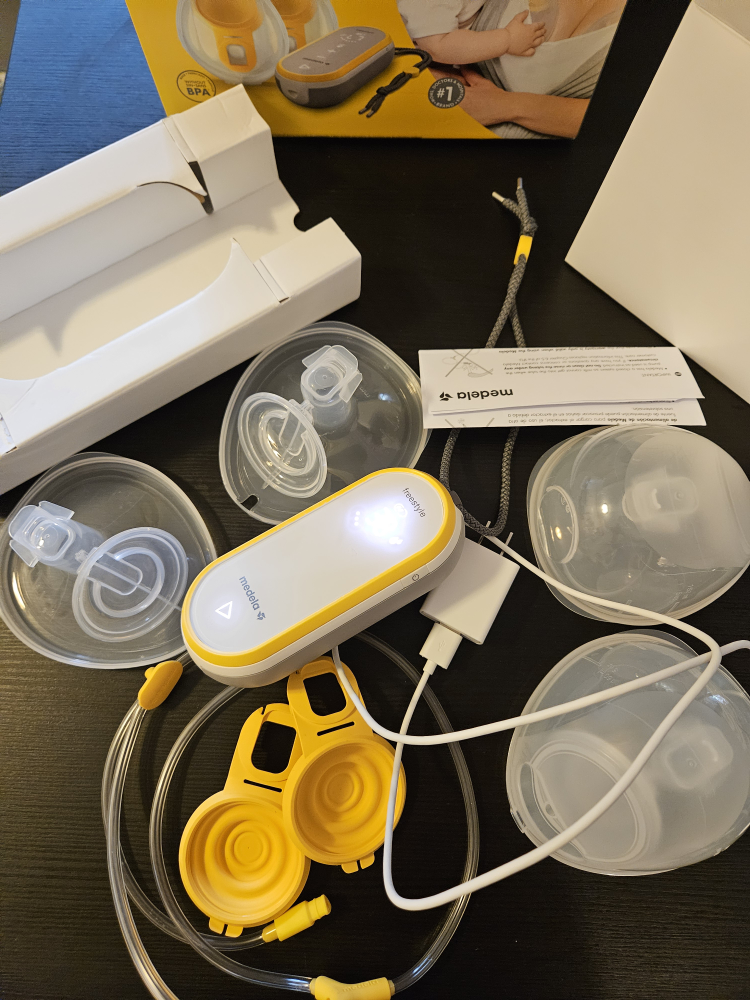Hands free double electric breast pump medela freestyle thumbnail