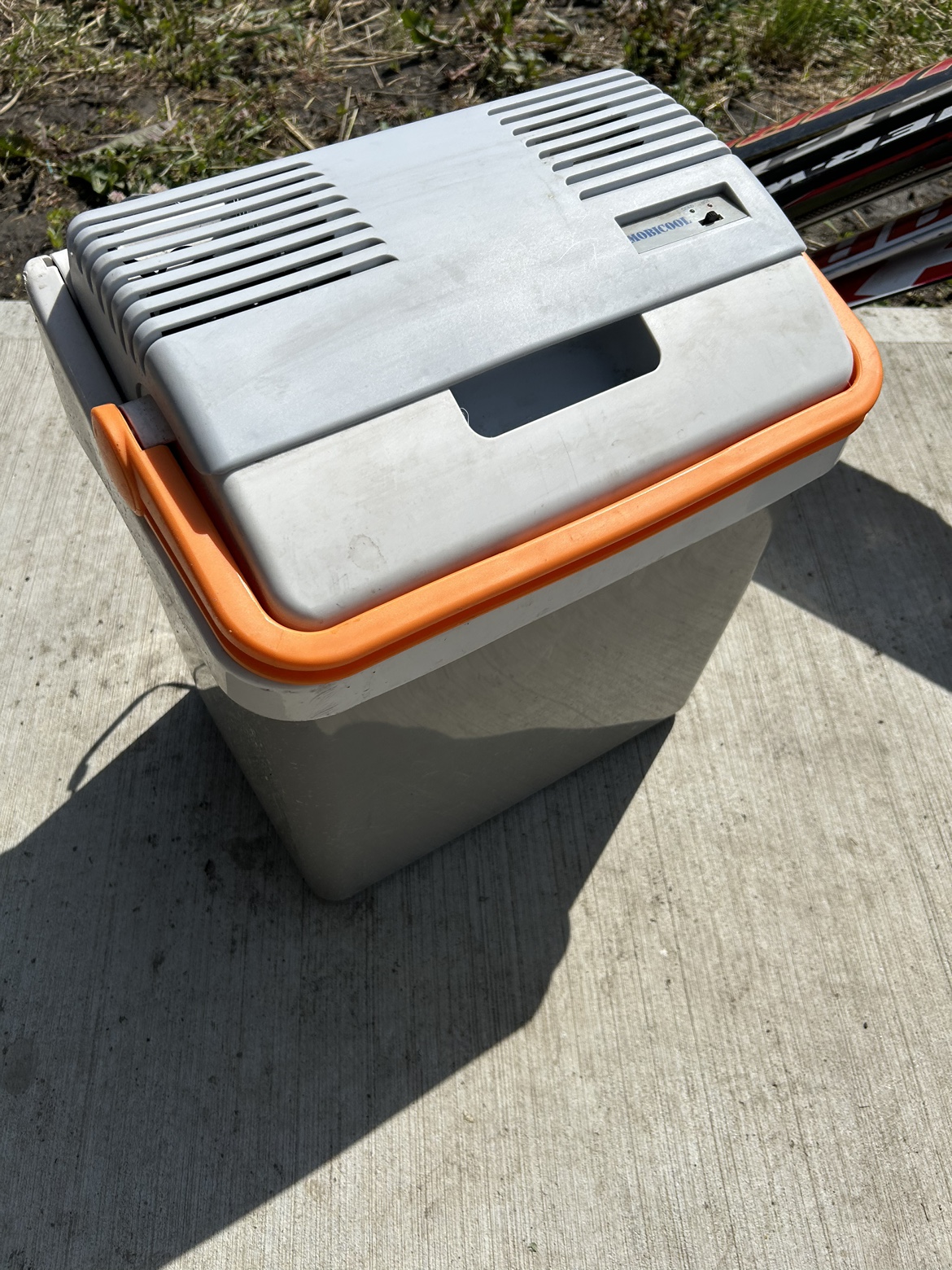 Mobicool Plug in Cooler (Hot/Cold)