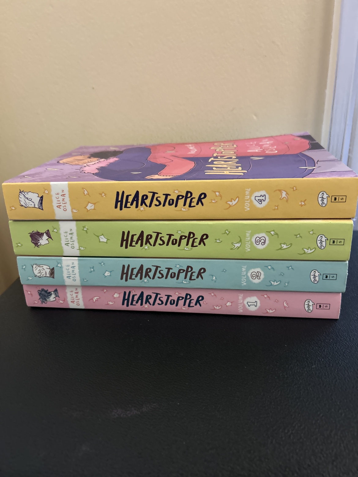 All 4 volumes Heartstopper
