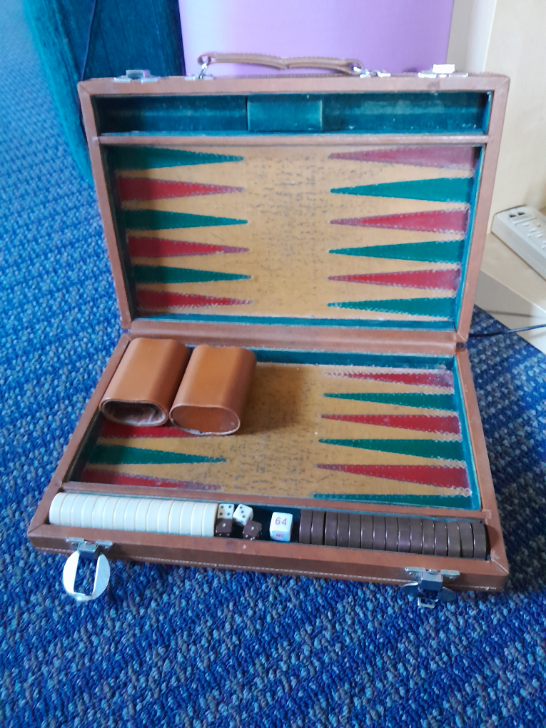 backgammon game