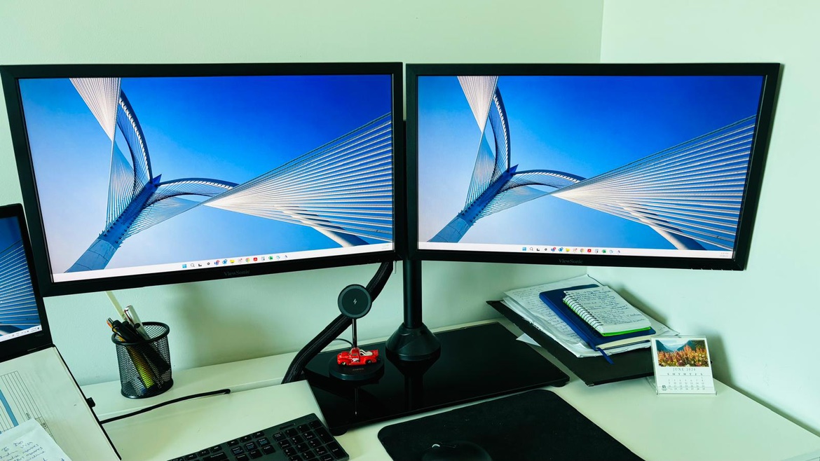 2 viewsonic 24 in monitors with stand (vivo)