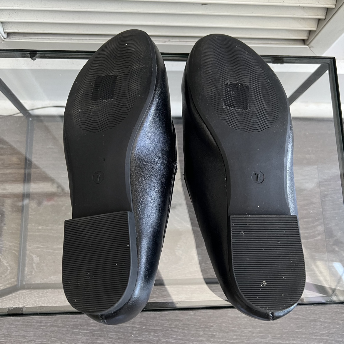 *LIKE NEW* Women’s Loafers image indicator(5)