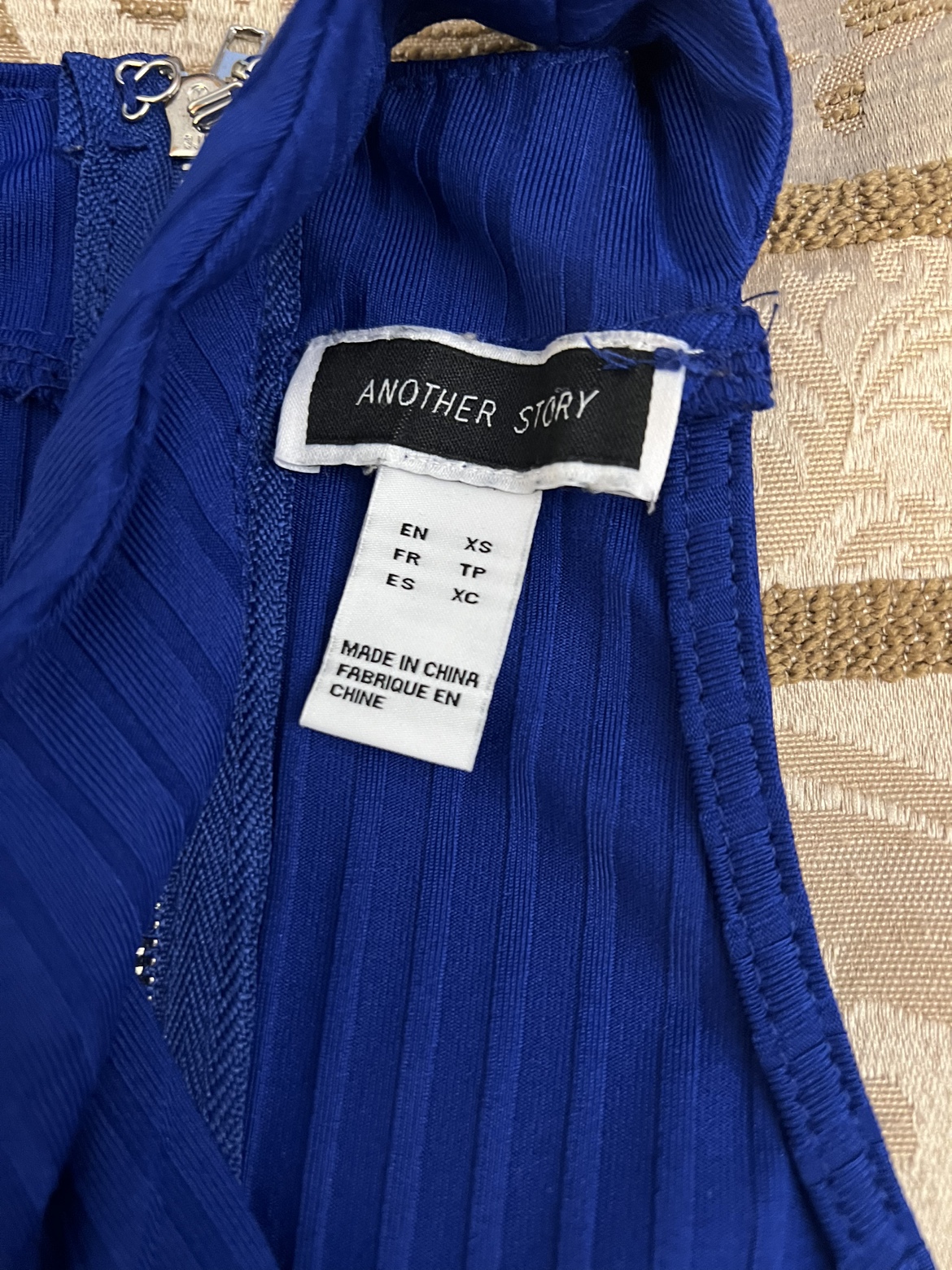 Blue dress image indicator(3)