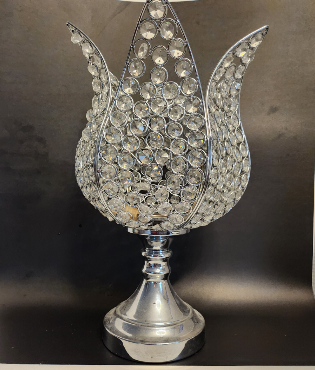Tulip Crystal and Silver Metal Center Piece