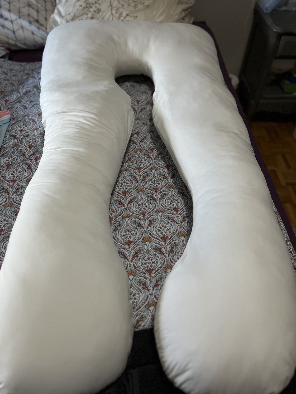 Free large pregnancy pillow thumbnail