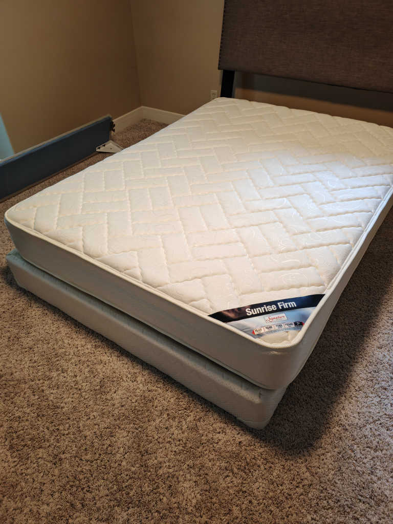 Queen bed set - photo 3