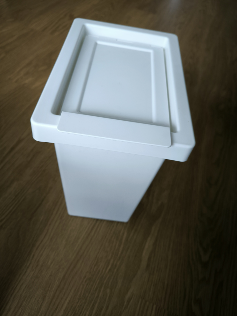 trash can with lid, white