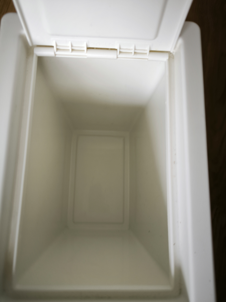 trash can with lid, white - photo 4