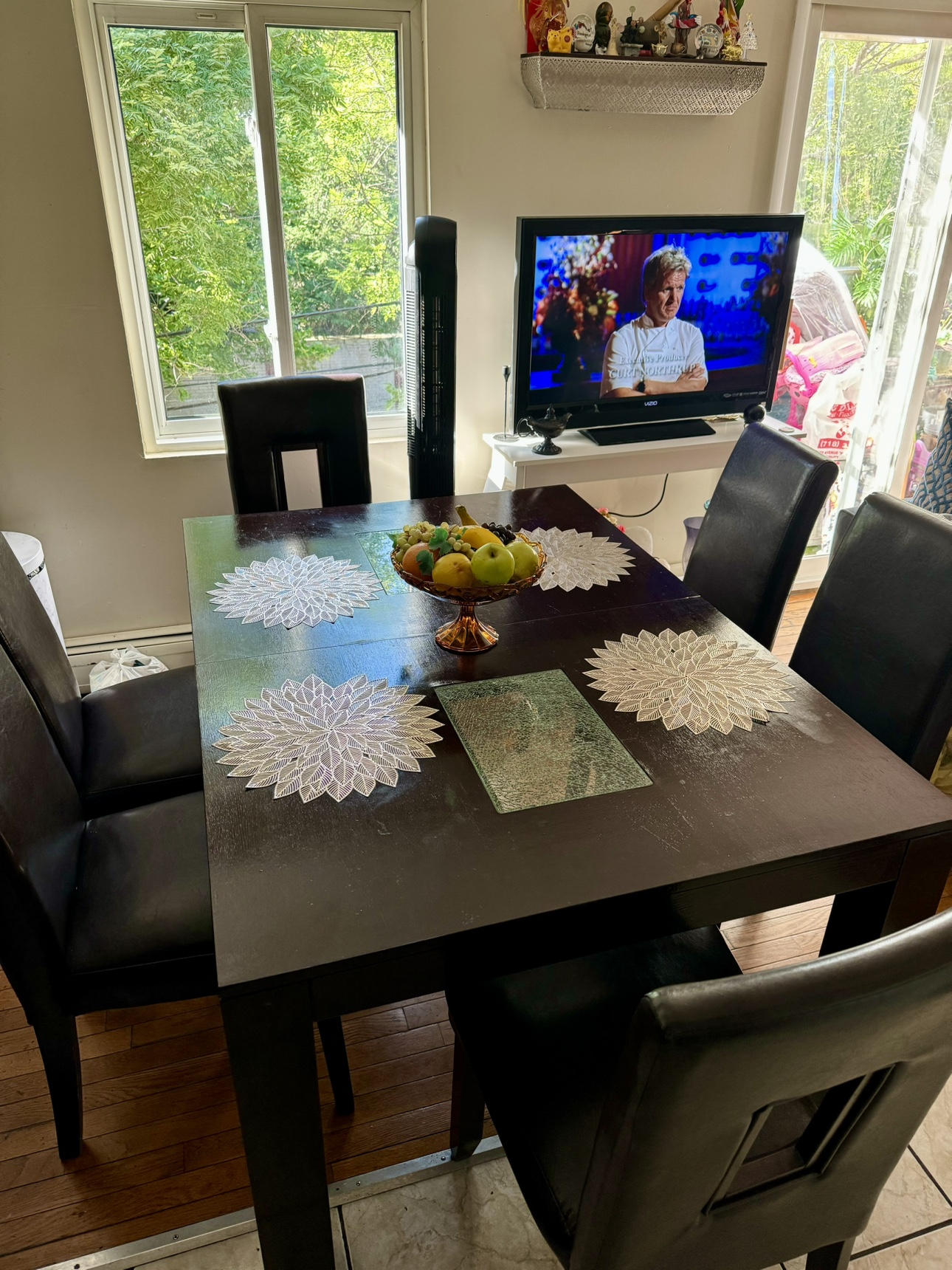 Dining set solid wood table and 6 leather chairs