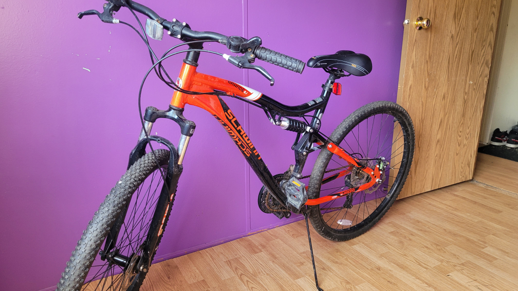 Scwhinn 6.1 Grande 21 speed Mountain bike - photo 3