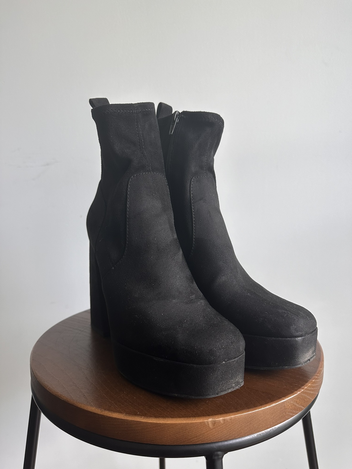 Faux Suede Black Boots 8US image indicator(2)