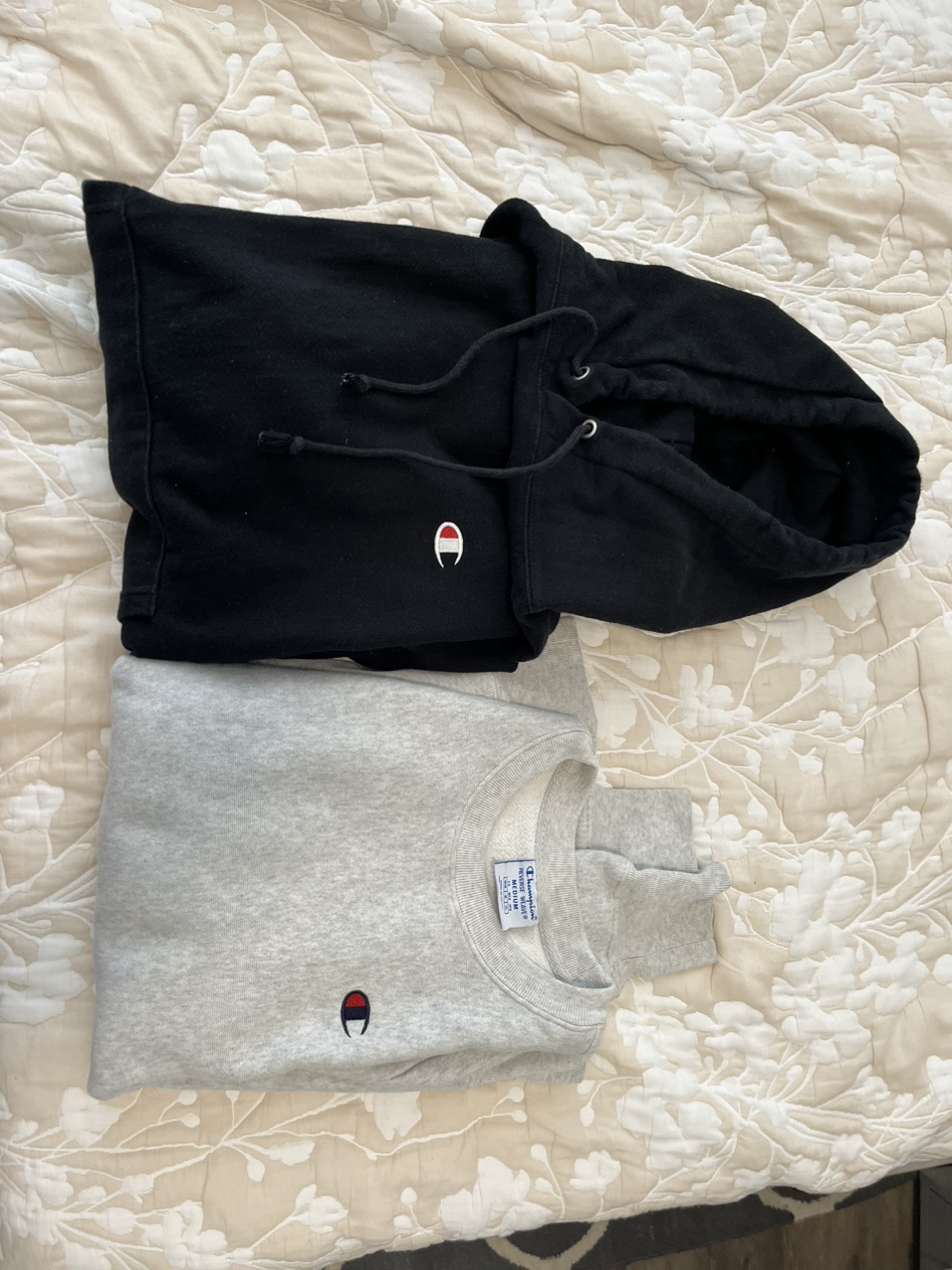 médium champion hoodies
