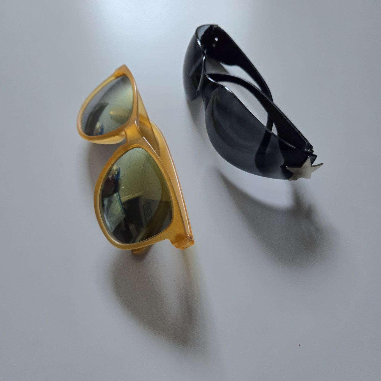 NEW - 2 Sunglasses image indicator(2)