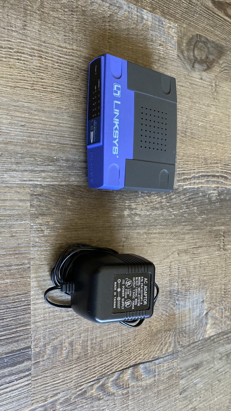 Linksys EFAH05W EtherFast 10/100 5-Port Workgroup Hub image indicator(2)