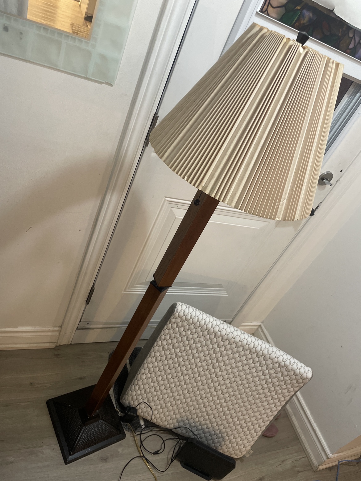 Lamp for Sale thumbnail
