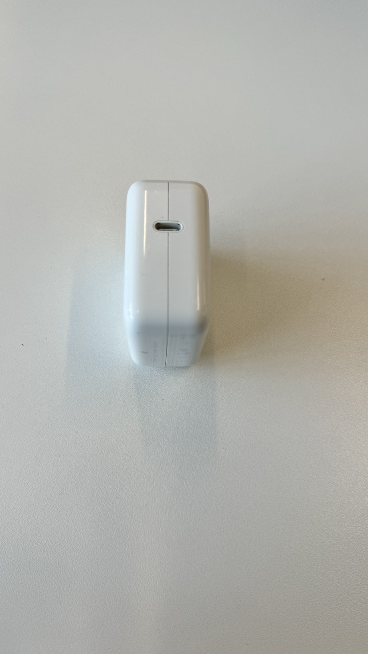 Apple original 30w usbc charger - photo 2