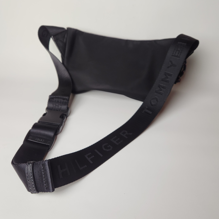Tommy Hilfiger Zippered Fanny Pack - photo 5