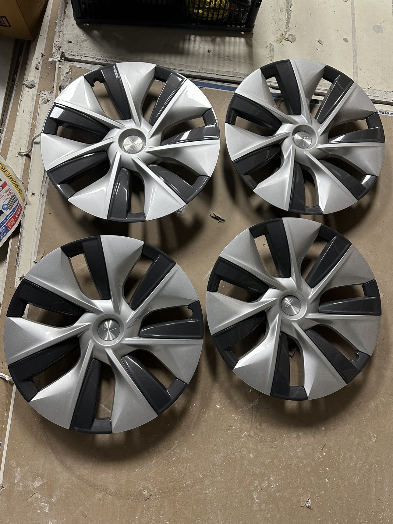 Tesla model Y original whell covers