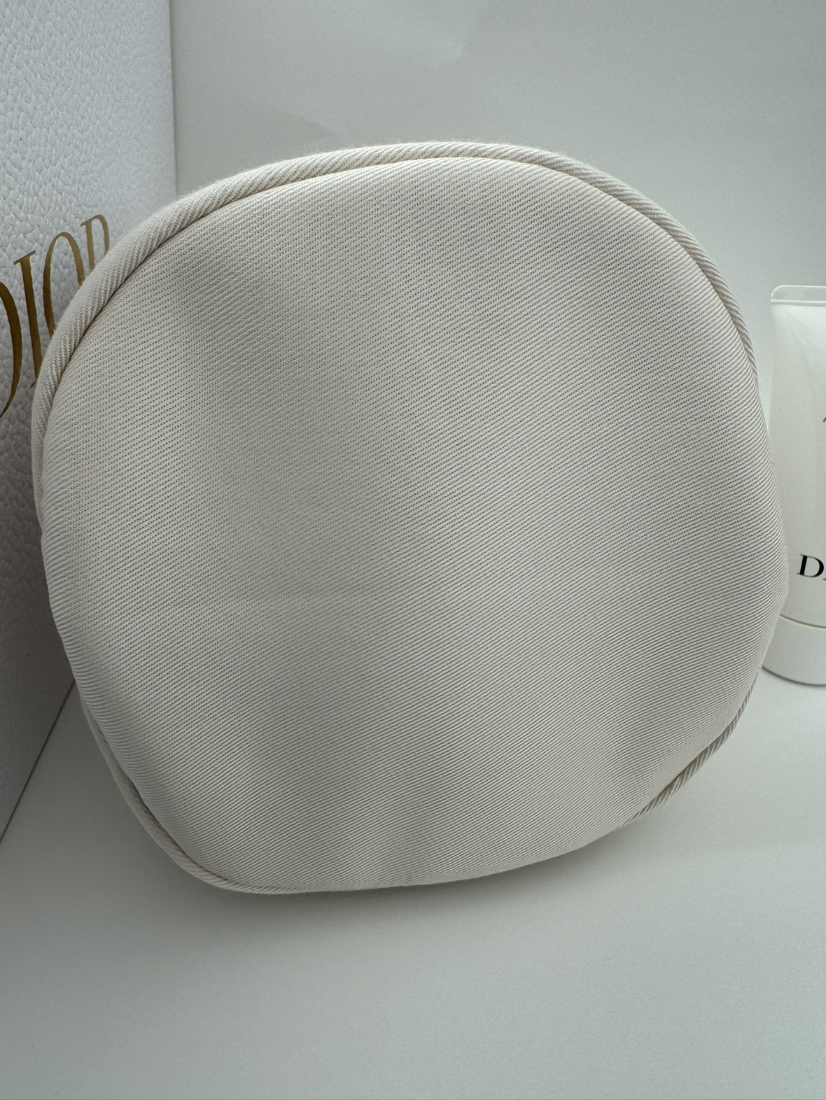Dior Cleanser Kit With Drawstring Pouch image indicator(5)