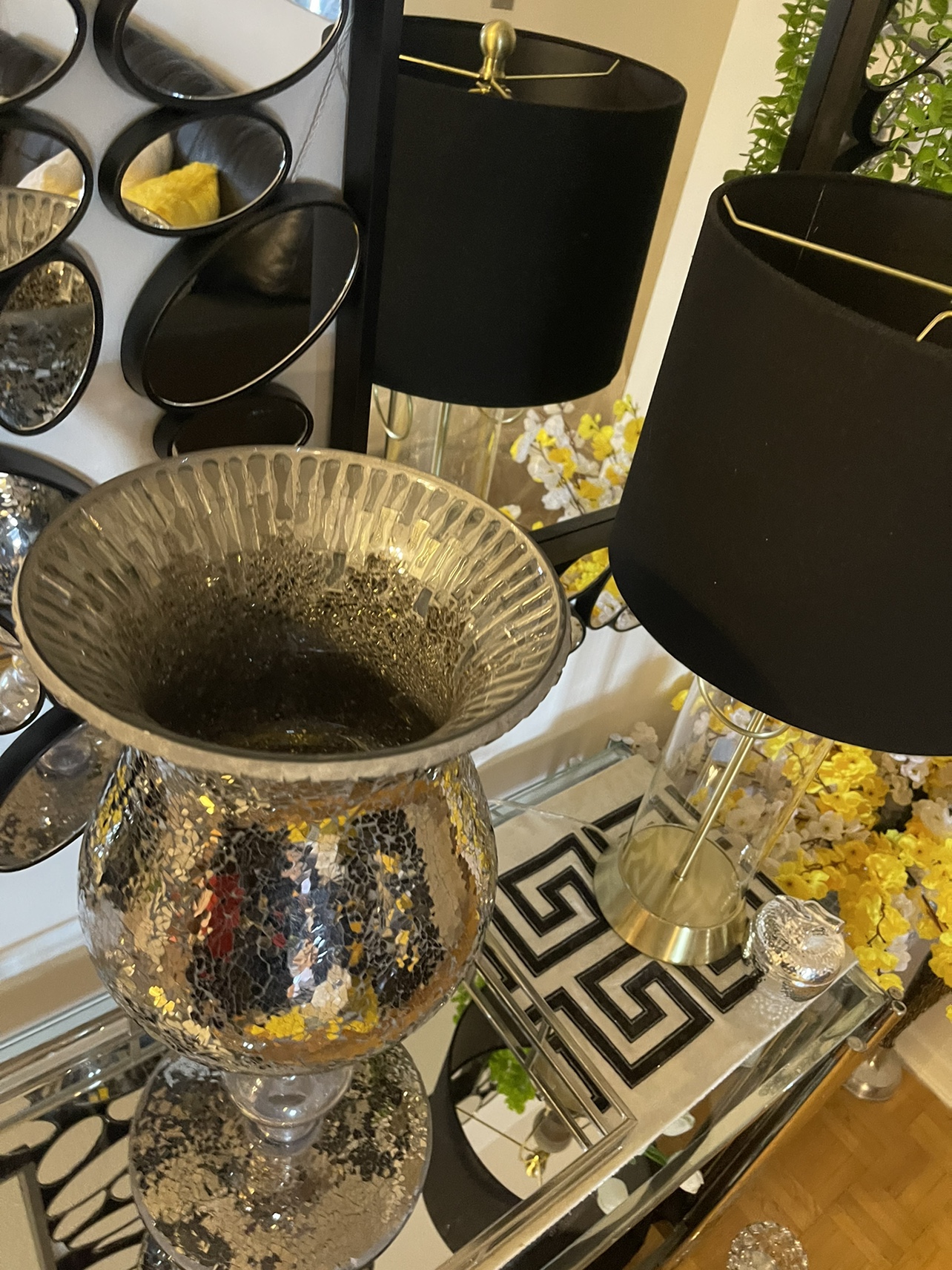 Beautiful tall vase image indicator(4)