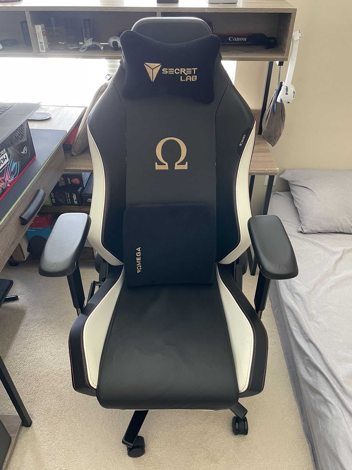 Secret lab gaming chair (omega 2020)