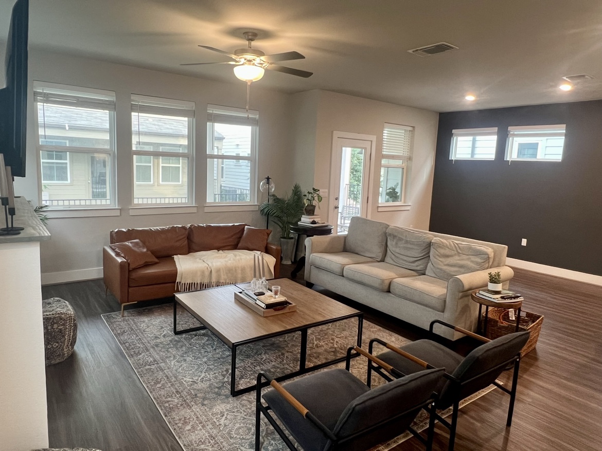 Free Pottery Barn Couch - photo 4