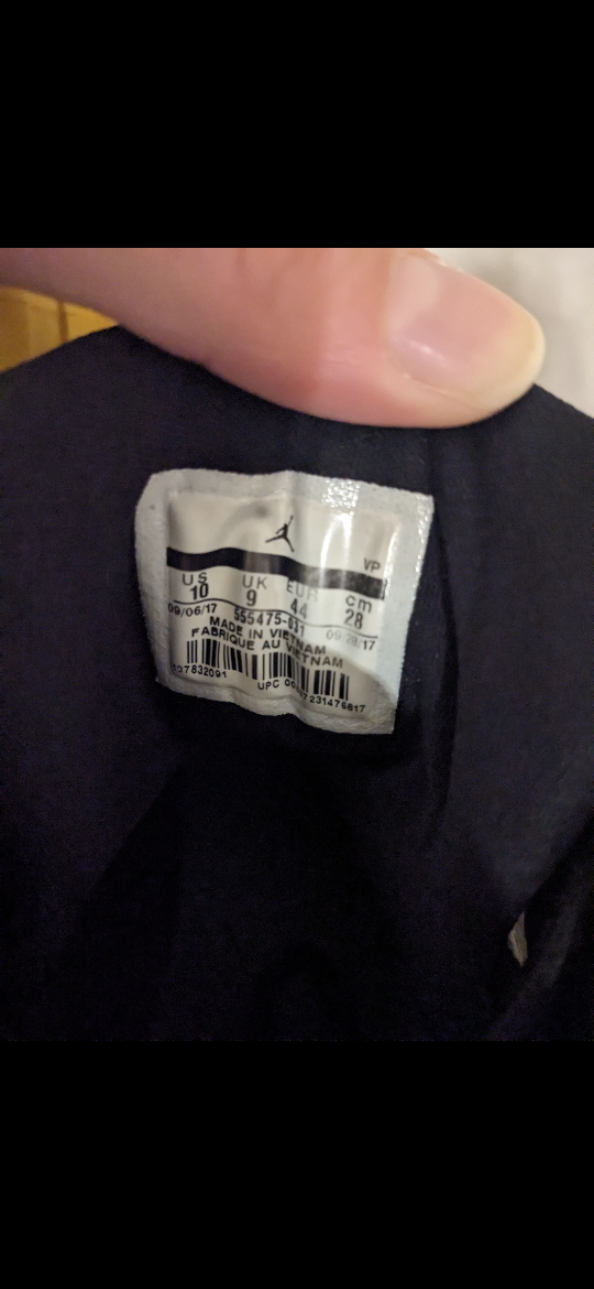 men's Air Jordan size 10 image indicator(4)