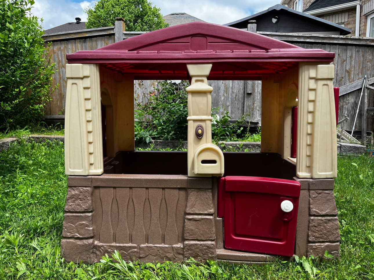 Cottage playhouse thumbnail