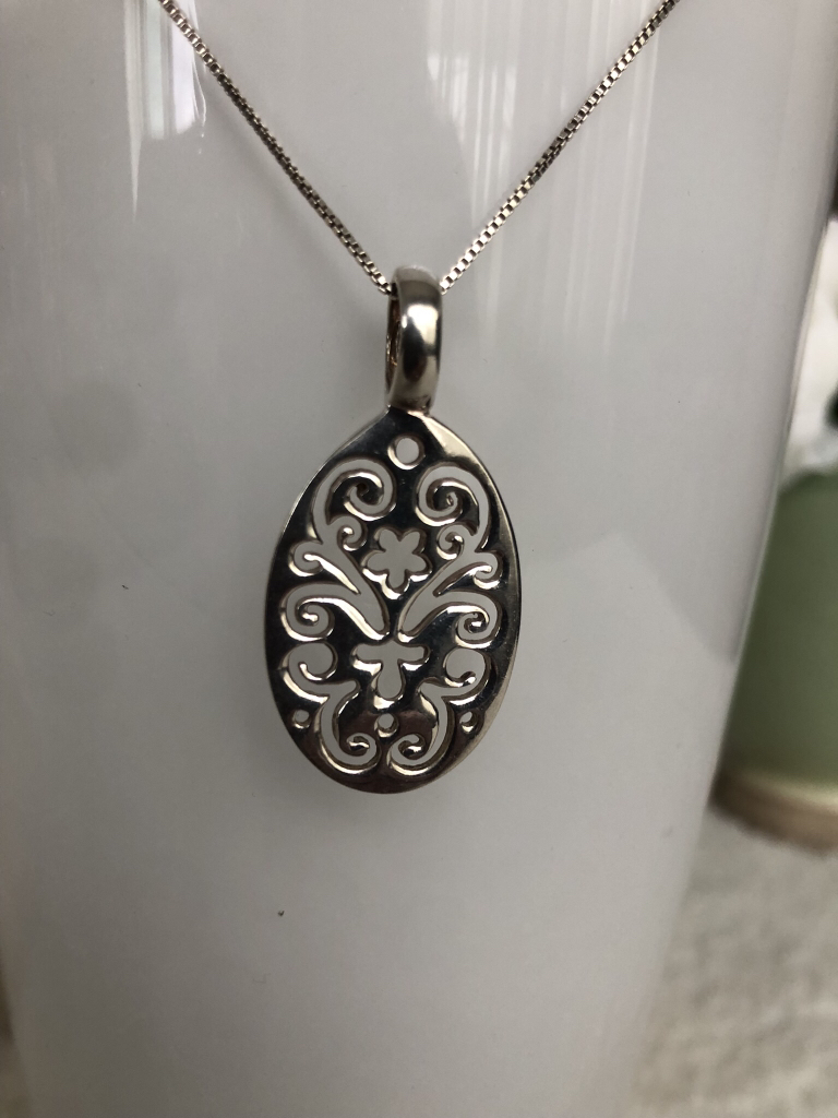 Sterling silver (925) pendant and necklace.