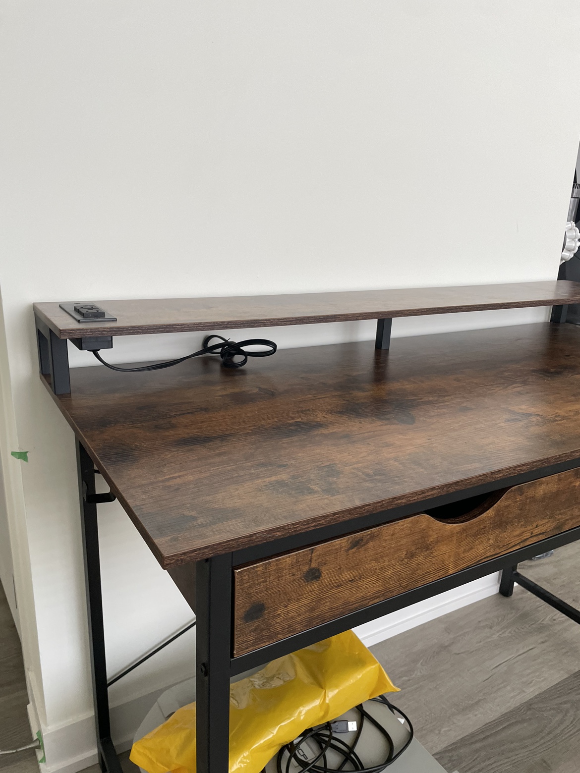 Office Desk - photo 2